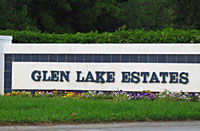 photo of Glen Lake Estates entrance wall
